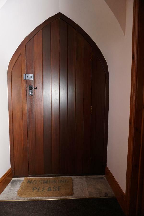 Chapel Croft Guest House Biddulph  Экстерьер фото